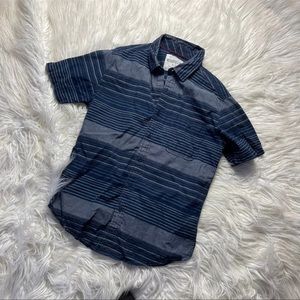Size small really nice Aeropostale button down shirt